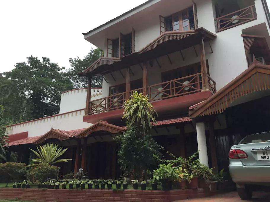 Villa Serena Bangalore Eksteriør billede